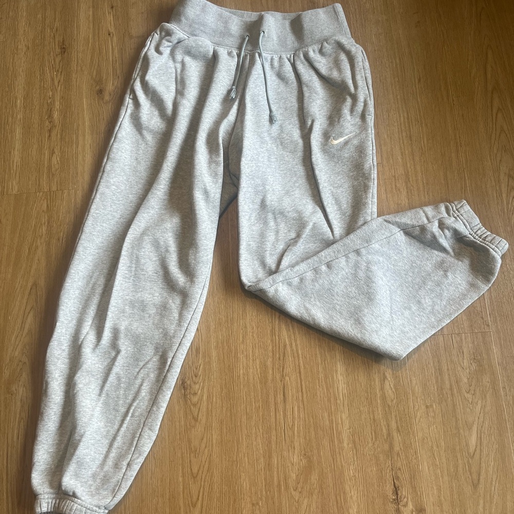Nike Gray Sweatpants with Black Swoosh Tag